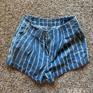 American Eagle Jean Shorts Womens Size 2 Blue Striped Mom Style 2.5"